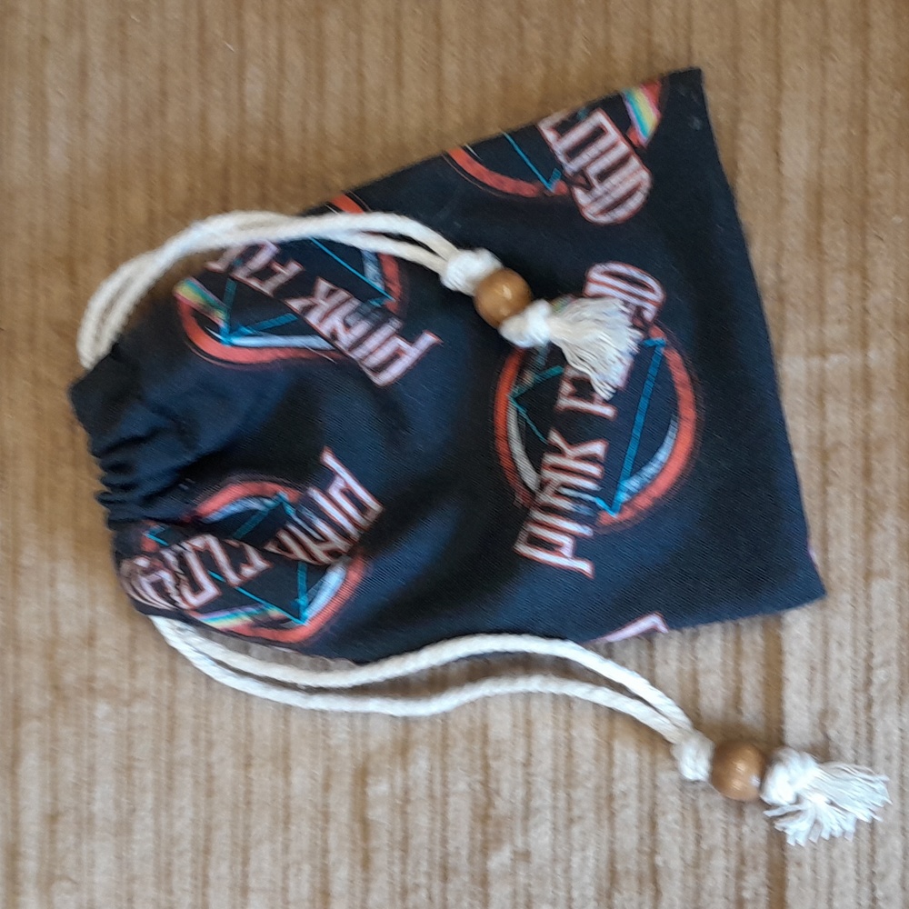 Pink Floyd fabric scrunchies and pull string bag set - Picture 6 of 6